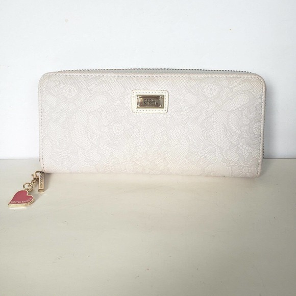 Cecil McBee Wallet Gray Floral Large Long Card Bill Holder Clutch Zip Around - Picture 2 of 11